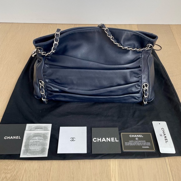 Chanel Sharpei Tote - Picture 3 of 10
